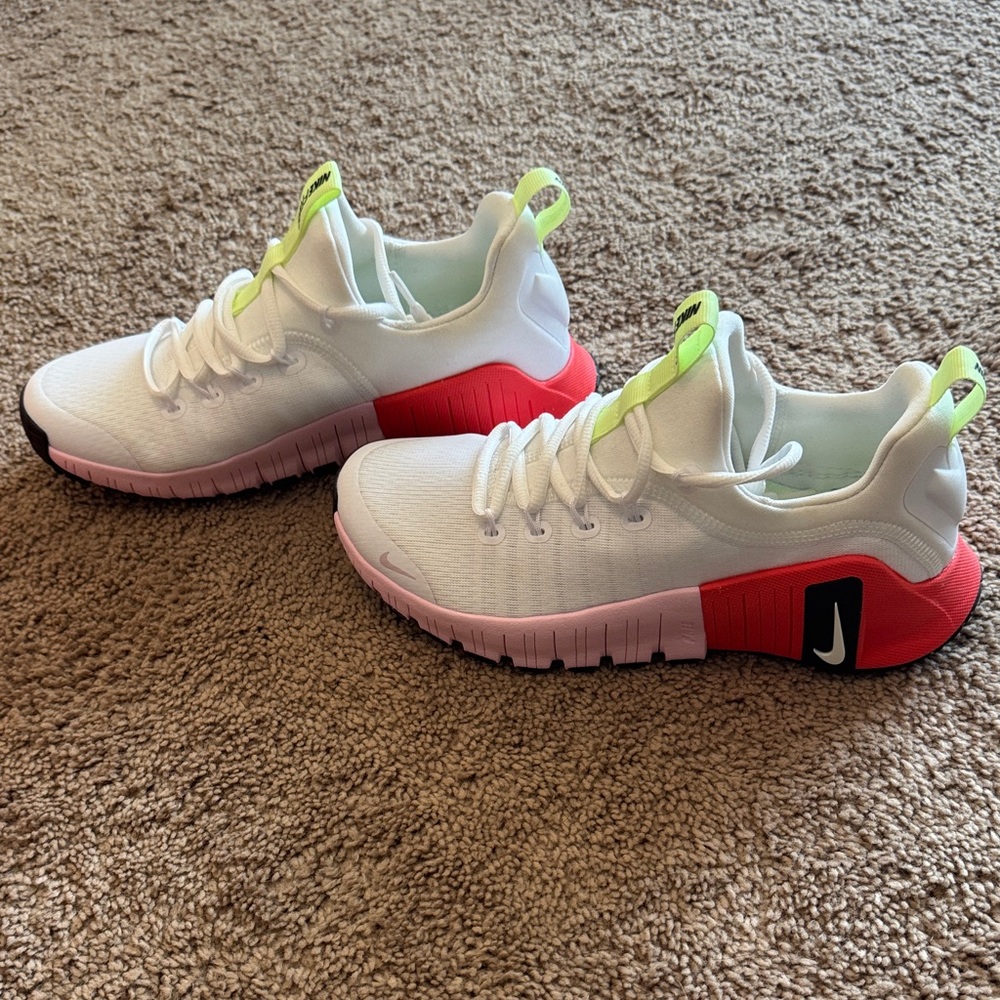 Nike women’s metcon brand new - Picture 6 of 6